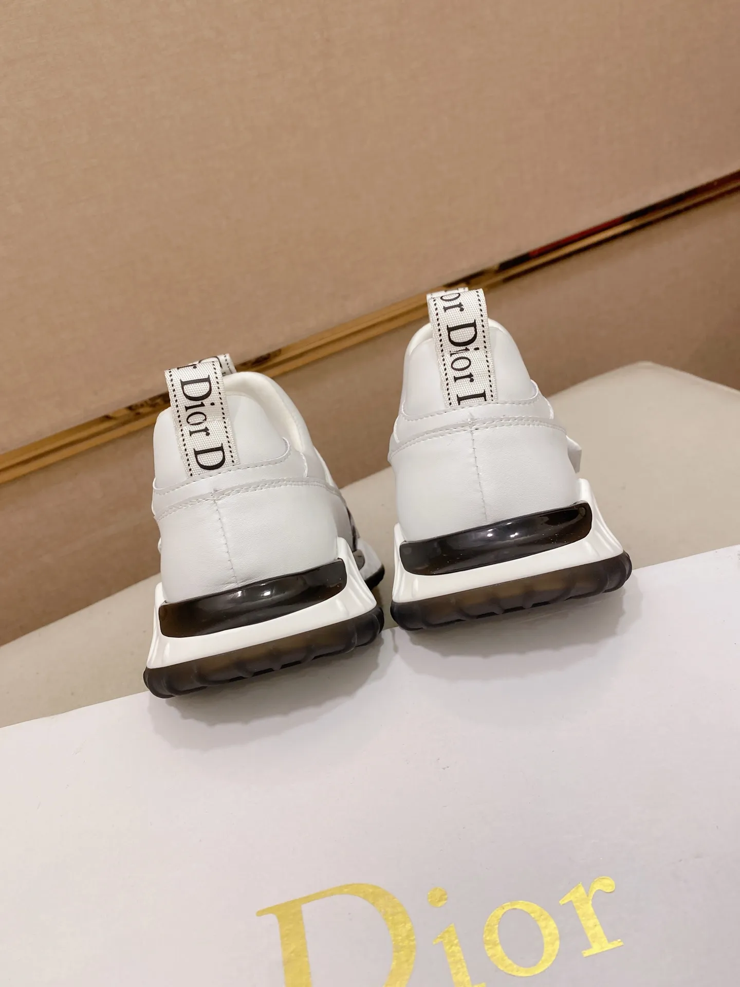 Factory price: 440💰[Dior·Dior] New casual sports style men's shoes, new spring and summer design, perfect workmanship, lace-up lazy style to create wardrobe quality, upper: imported cowhide, sheepskin lining is soft and comfortable, ultra-light TPU wear-resistant outsole, simple, versatile fashion men's shoes, excellent color code number 38--44. (Can be customized for 45 non-refundable)